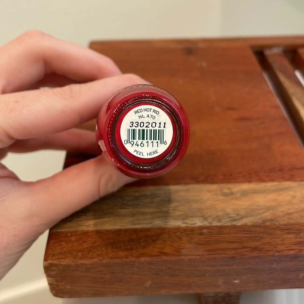 OPI - Red Hot Rio - Picture 2 of 2